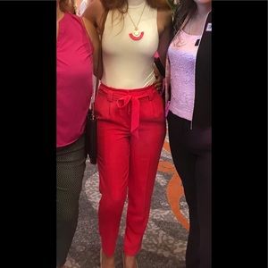 Express hot pink paper bag tie pants. Size 4R.